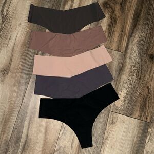 5 Large invisible seam thongs